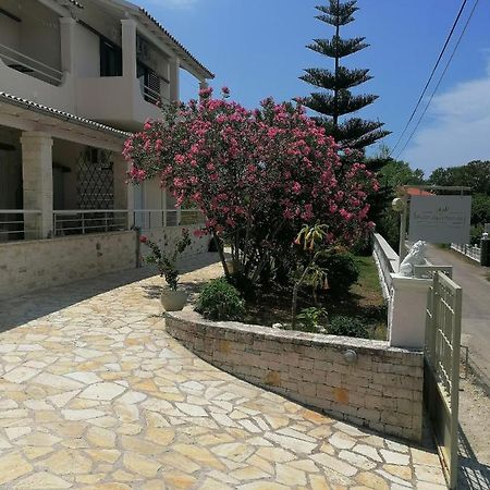 Makis Apartments Ариллас Экстерьер фото