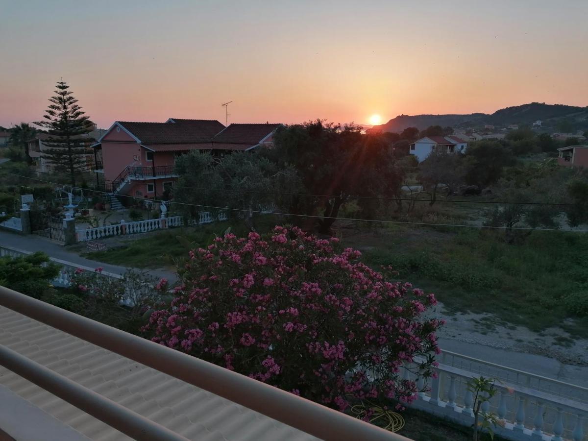 Makis Apartments Ариллас Экстерьер фото