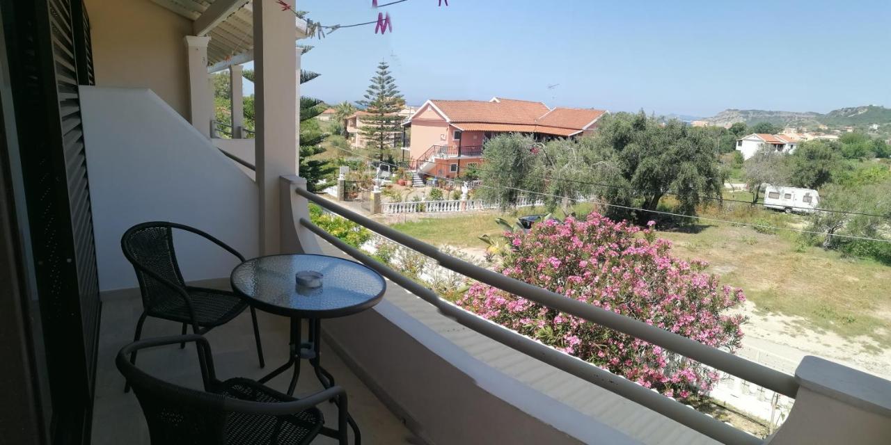 Makis Apartments Ариллас Экстерьер фото