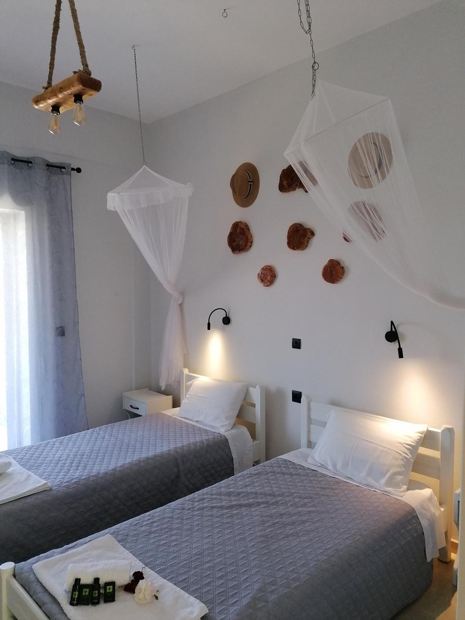 Makis Apartments Ариллас Экстерьер фото