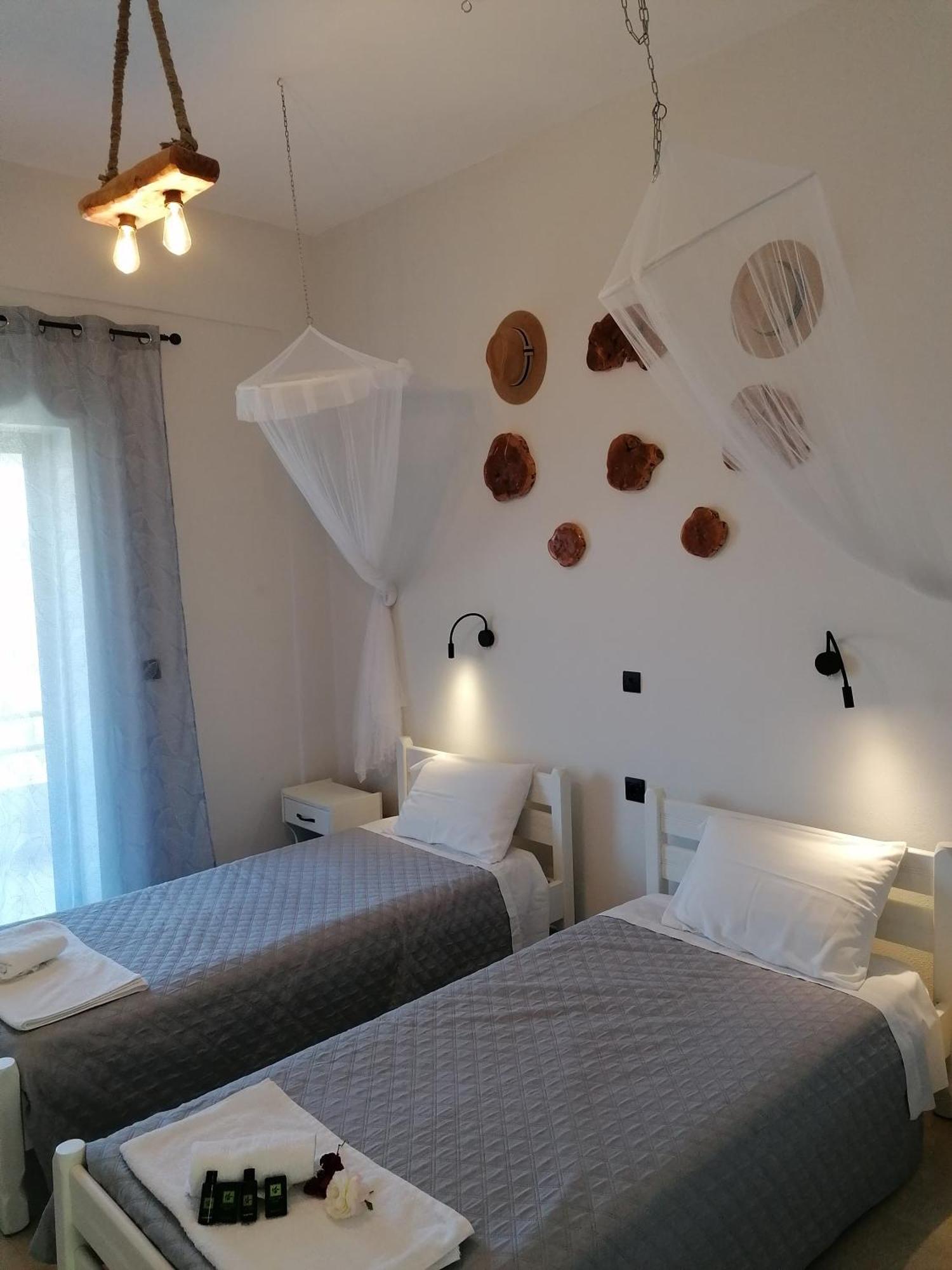 Makis Apartments Ариллас Экстерьер фото